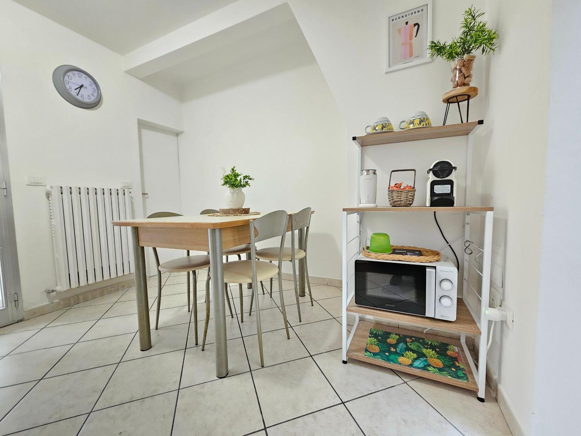 La Casetta Bilocale Centrale Con Terrazza Parkfree Wifi Minipc Ps4 Ac Jesi Exteriör bild